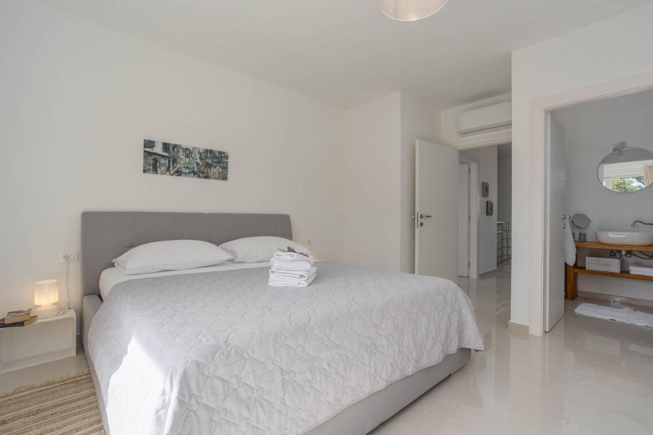 Villa Antonada Vrh  Exteriör bild