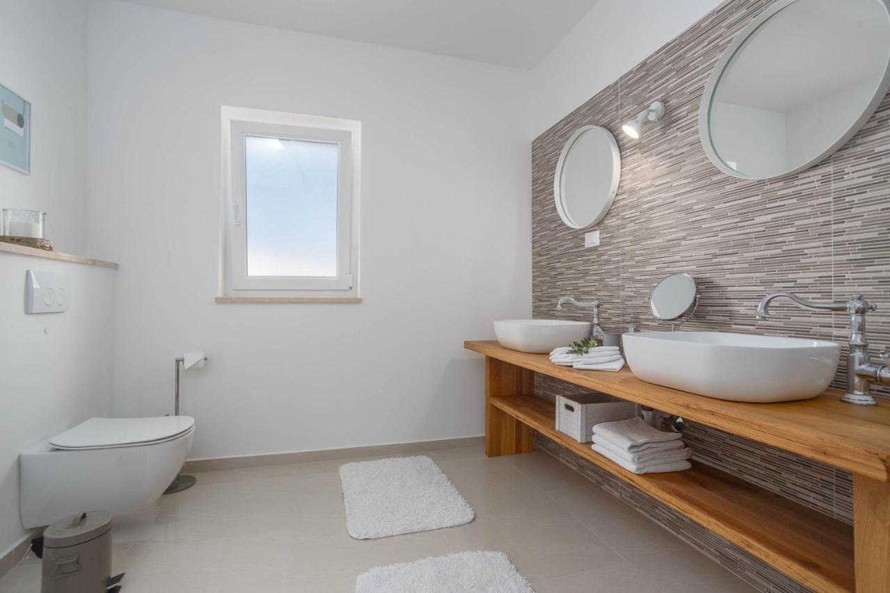 Villa Antonada Vrh  Exteriör bild